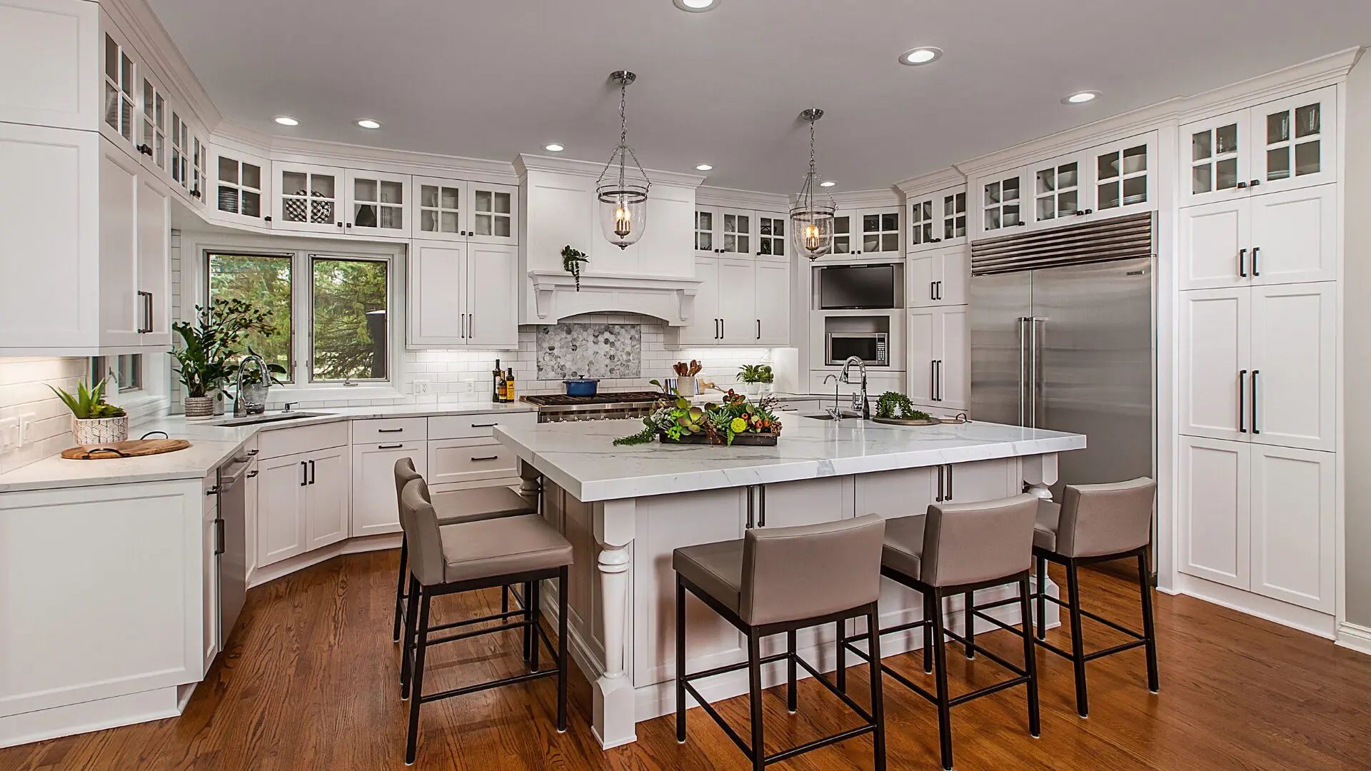 Custom Kitchen Cabinets Details You’ll Only Find in High-End Kitchens - Authentic Kitchen & Design